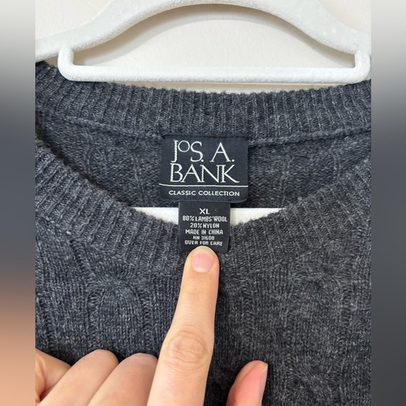 Jos. A Bank Oversized Dark Gray Cable Knit Slouchy Fisherman Lambs Wool Sweater - Picture 4 of 11